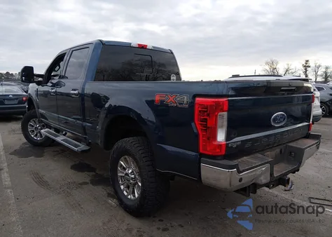 2019 Ford F-250 Lariat z USA, uszkodzony, nr VIN 1FT7W2BT4KEF92170